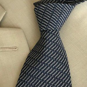 Giorgio Armani Cravatte Men's Neck Tie - Gray, Blue, & White Pattern - 100% Silk